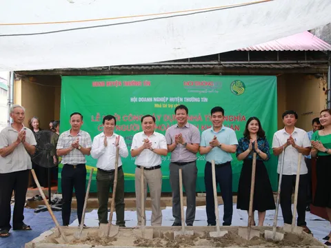 Khởi công xây dựng nhà tình nghĩa cho hộ gia đình khó khăn