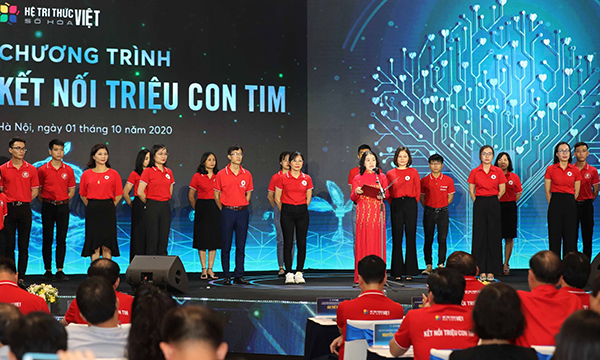 Bà Nguyễn Thị Xuân Thu - Chủ tịch Hội chữ thập đỏ Việt Nam phát biểu tại chương trình