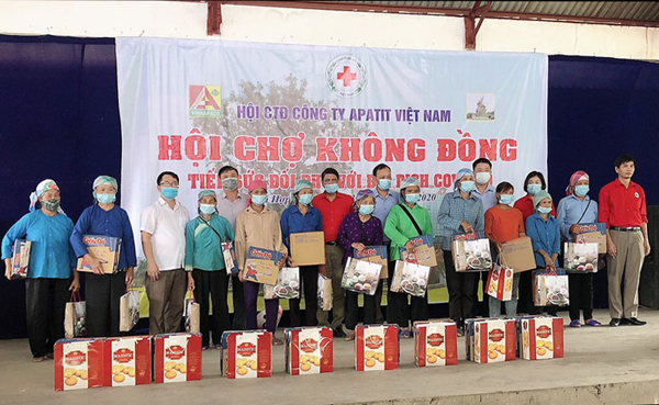 Hội CTĐ TP Lào Cai và Hội CTĐ Công ty Apatit Việt Nam hưởng ứng tháng hành động vì nạn nhân chất độc da cam 3