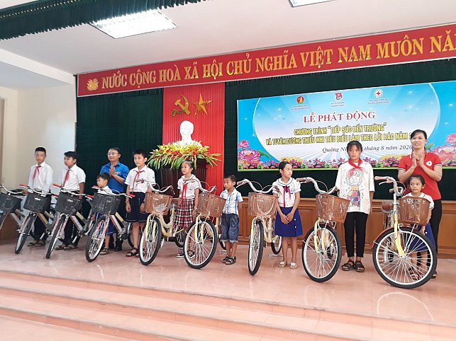 Huyện Quảng Ninh, tỉnh Quảng Bình: Phát động Chương trình “Tiếp sức đến trường” năm học 2020-2021. 