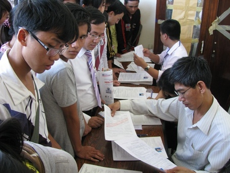 du kien tuyen bo sung sinh vien tai nhieu truong dai hoc