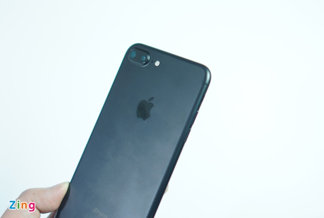 Mở hộp iPhone 7, 7 Plus chính hãng đầu tiên tại Việt Nam