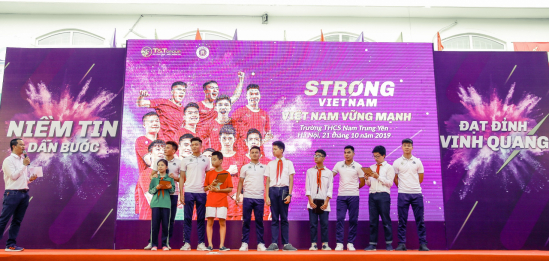 Strong VN-Nam Trung Yen8