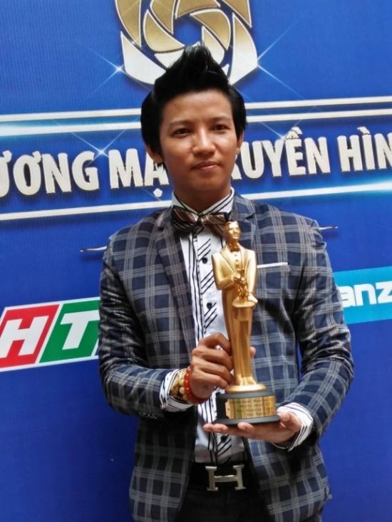 ao-thuat-gia-huy-nguyen-mo-mot-lan-duoc-dien-cho-me-xem