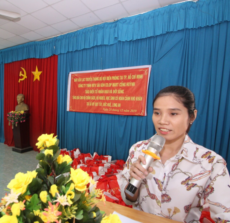 6- Bà Hạnh phó chủ tịch UBND xã Mỹ Quý Tây cảm ơn đoàn từ thiện