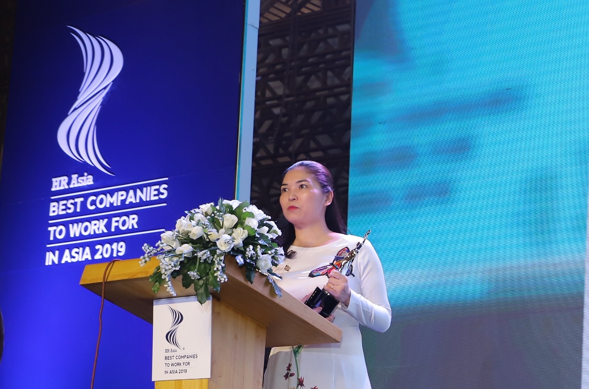 Bà Trần Thị Mỹ Hạnh - Phó TGĐ Tập đoàn Sun Group phát biểu tại Lễ trao giải
