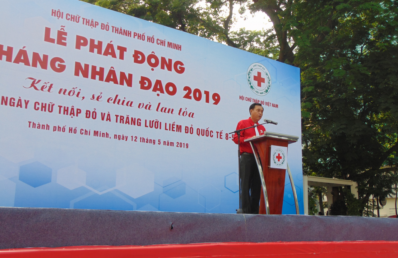 Bác sĩ, Ts. Trần Quốc Hùng – Phó Chủ tịch TW Hội Chữ thập đỏ Việt Nam phát động Tháng Nhân đạo tại Tp.HCM