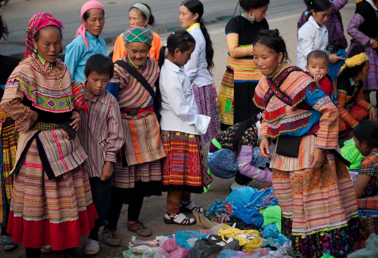 bao-ton-trang-phuc-dan-toc-2