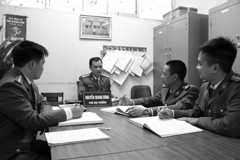 Lính hình sự kể chuyện đào xuyên tường bằng tay không