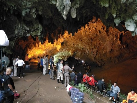 giải cứu đội bóng