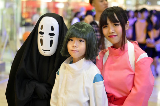 Halloween đã đến và Valak lại xuất hiện trong hoá trang đầy sáng tạo. Hình ảnh Valak và hoá trang Halloween sẽ khiến bạn không khỏi trầm trồ và thú vị. Hãy đón xem và cùng tận hưởng không khí rùng rợn của mùa lễ hội này.