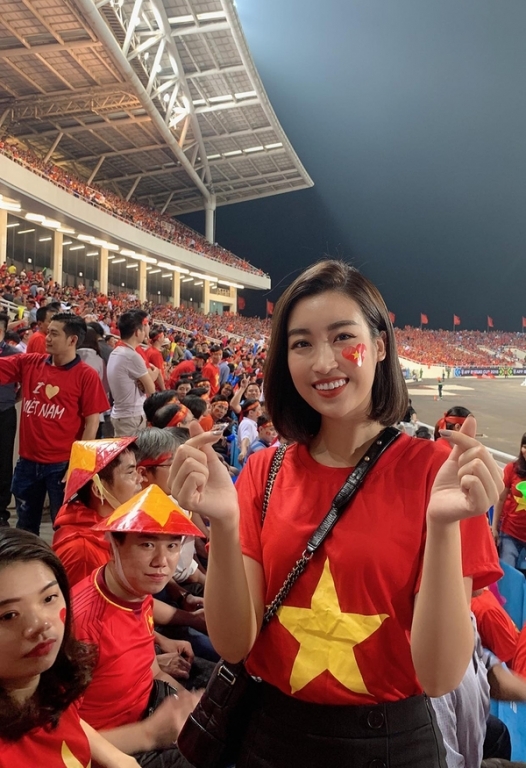 U23 Việt Nam - ảnh vui sao Việt: Bộ ảnh của đội U23 Việt Nam chắc chắn sẽ làm bạn phấn khích với những chiến thắng mà họ đã đạt được trong những giải đấu quốc tế. Những pha bóng đồng đội và những khoảnh khắc kỳ diệu sẽ làm bạn cười sảng khoái.