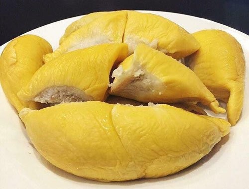 Nhà giàu Việt ăn sầu riêng giá 1,6 triệu đồng một kg