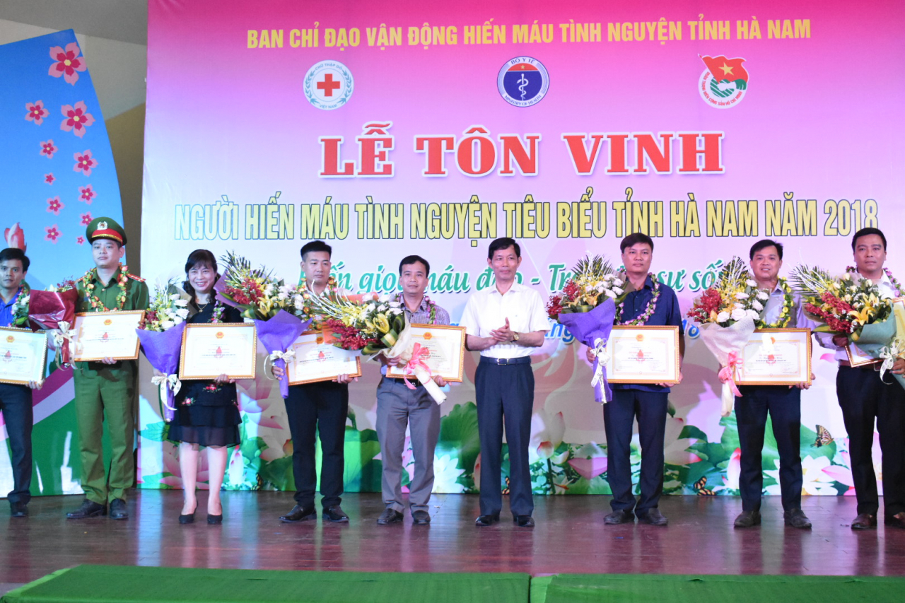 ton-vinh-nguoi-hien-mau-1
