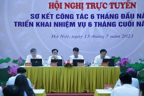 quang-canh-hoi-nghi-bhxh-14-7-1698744584.jpg