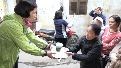 'Cơm Tự Tâm' – Những tấm lòng sẻ chia