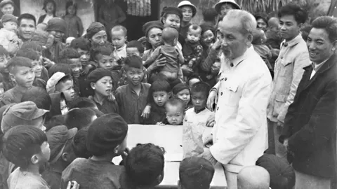 70 năm Hội Chữ thập đỏ Việt Nam phấn đấu vì sự nghiệp nhân đạo của toàn dân