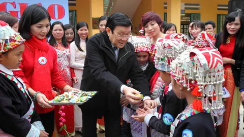 Chữ thập đỏ luôn đem lại  niềm vui, niềm hạnh phúc cho đồng bào