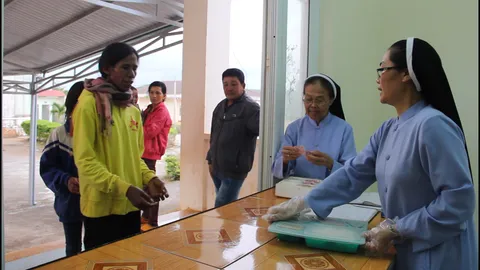 Nồi cơm tình thương luôn đỏ lửa vì bệnh nhân nghèo