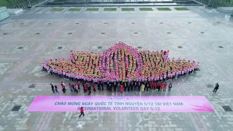 Video Ngày hội 'Sắc hồng nhân ái' và trao giải Cuộc thi viết 'Tôi tình nguyện' 2018