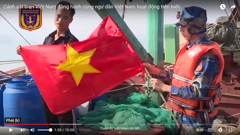 Cảnh sát biển Việt Nam đồng hành cùng ngư dân Việt Nam hoạt động trên biển