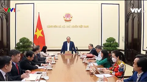 Chủ tịch nước Nguyễn Xuân Phúc làm việc với lãnh đạo Hội Chữ thập đỏ Việt Nam về Tháng Nhân đạo năm 2022