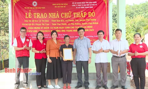 Bình Phước: Tặng 2 căn nhà Chữ thập đỏ cho hộ gia đình khó khăn tại huyện Phú Riềng