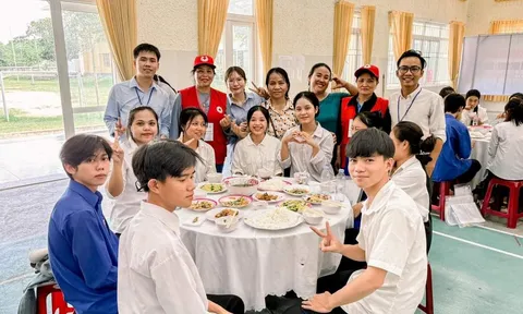 Thừa Thiên - Huế: Đồng hành cùng các sĩ tử "vượt vũ môn"