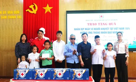 Trao tặng quà hỗ trợ người khuyết tật tại Quảng Ninh