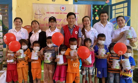 Quảng Ngãi: Chăm sóc sức khỏe dinh dưỡng cho trẻ em nghèo