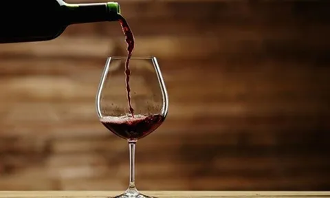 Uống rượu vang có thể làm tăng nguy cơ mắc ung thư