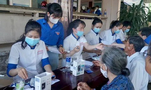 Thừa Thiên - Huế: Khám, cấp phát thuốc miễn phí cho 500 người dân