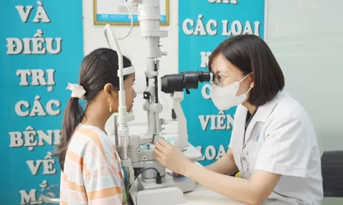 Cảnh báo về nguy cơ gia tăng trẻ cận thị sau kỳ nghỉ hè