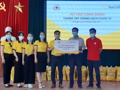 Công ty TNHH Bảo hiểm Nhân Thọ Sun Life Việt Nam hỗ trợ lương thực và các nhu yếu cần thiết cho 125 hộ dân bị ảnh hưởng bởi dịch Covid-19