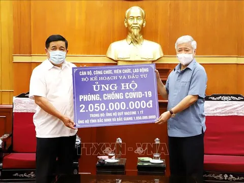 Tiếp tục ghi nhận đóng góp, ủng hộ cho Quỹ vaccine phòng COVID-19