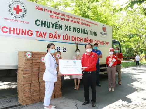 TP Hồ Chí Minh: “Chuyến xe nghĩa tình” tiếp thêm sức mạnh cho lực lượng y tế phòng chống dịch tại các bệnh viện