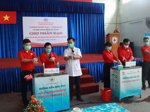 TP Hồ Chí Minh: Yêu thương lan tỏa từ phiên Chợ Nhân đạo dành cho người khó khăn