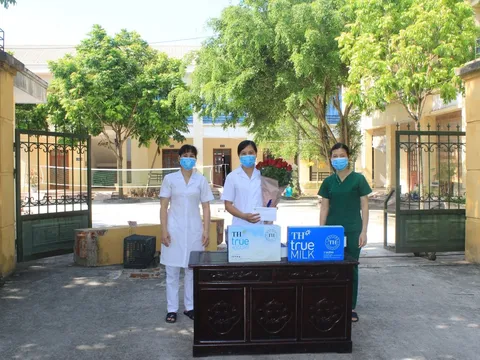 Ninh Bình: Đồng hành với các chiến sỹ áo trắng nơi tuyến đầu phòng, chống dịch