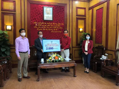 Trung ương Hội Chữ thập đỏ Việt Nam tiếp nhận 2.000 thùng dầu gội đầu Pentene do Công ty P&G Việt Nam ủng hộ phòng chống dịch