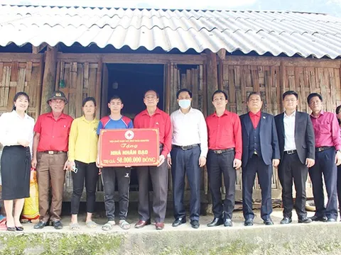 Hội CTĐ tỉnh Thái Nguyên: Tích cực chăm lo cho các em học sinh nghèo