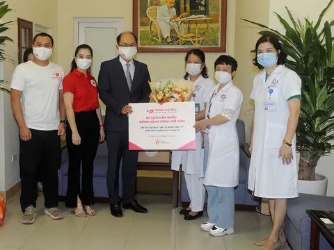 Tổng cục Du lịch Hàn Quốc tiếp sức lực lượng tuyến đầu chống dịch ở Việt Nam