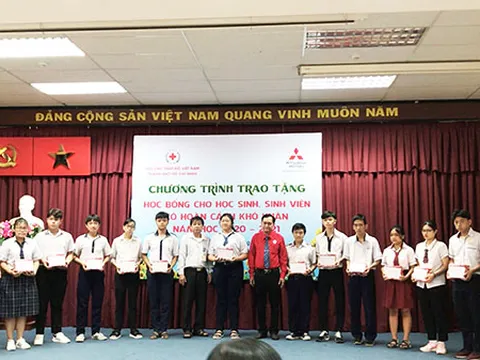 TP Hồ Chí Minh: Trao tặng 50 suất học bổng cho học sinh, sinh viên có hoàn cảnh khó khăn