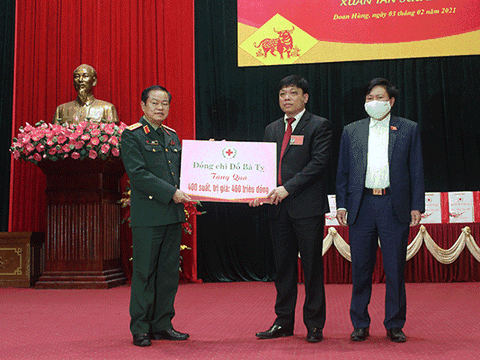 Phó Chủ tịch Quốc hội Đỗ Bá Tỵ thăm và chúc Tết tại tỉnh Phú Thọ