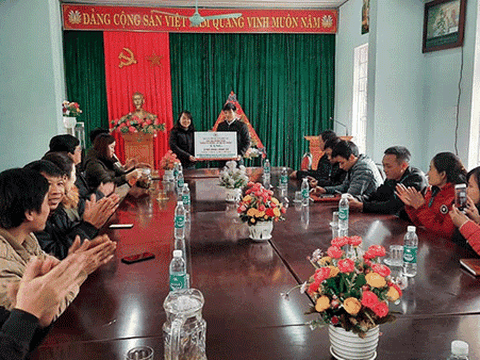 Quảng Bình: Tiếp nhận 100 triệu đồng thực hiện mô hình "Trường tới Trường - Kết nối yêu thương".
