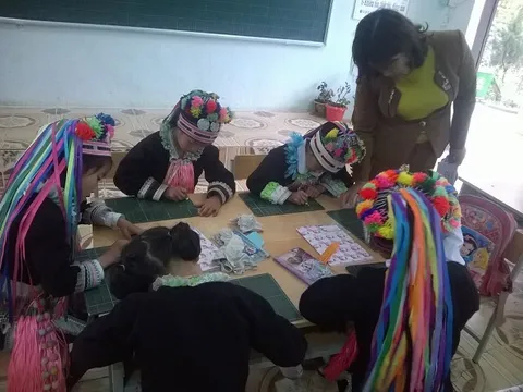 Người giáo viên có nhiều sáng kiến trong giảng dạy ở vùng cao