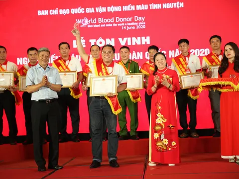 Tôn vinh 100 người hiến máu tiêu biểu toàn quốc năm 2020