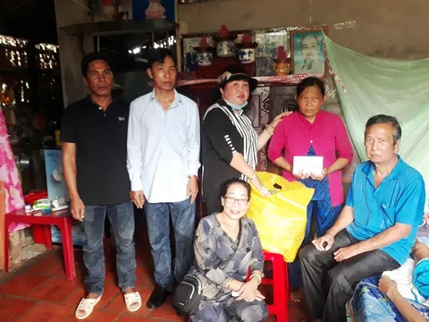 Hội CTĐ Đầm Dơi (Cà Mau): Hỗ trợ tiền cho hộ có hoàn cảnh đặc biệt khó khăn