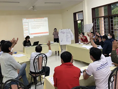 Tập huấn giới thiệu mô hình Hỗ trợ tài chính dựa vào dự báo tại Quảng Bình và Quảng Trị