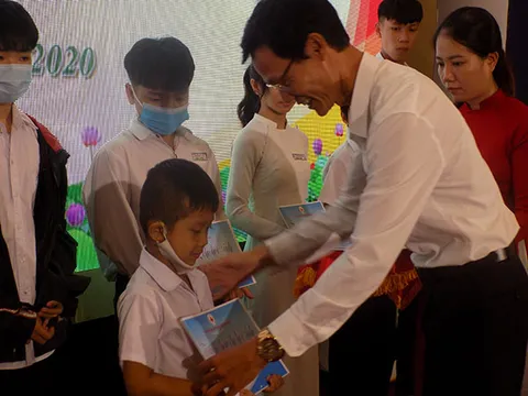 Đà Nẵng: Tặng địa chỉ nhân đạo và phát động Phong trào “Tết vì người nghèo và nạn nhân chất độc da cam” 2021