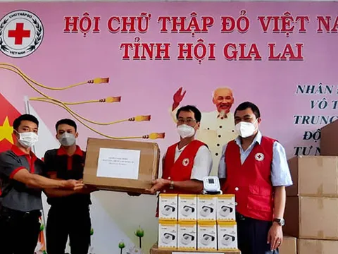 Gia Lai: Tiếp nhận 2.000 máy đo huyết áp